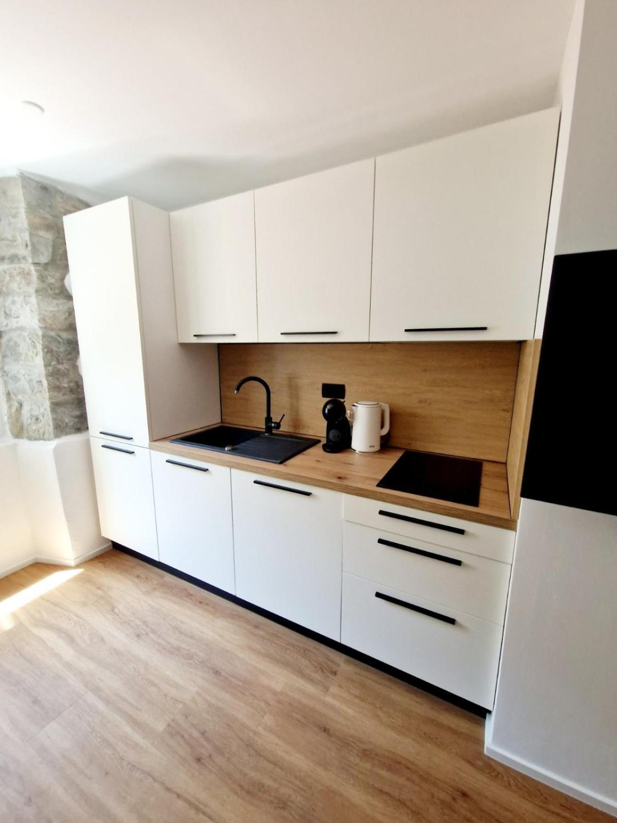 Pirana Apartment Bagian luar foto