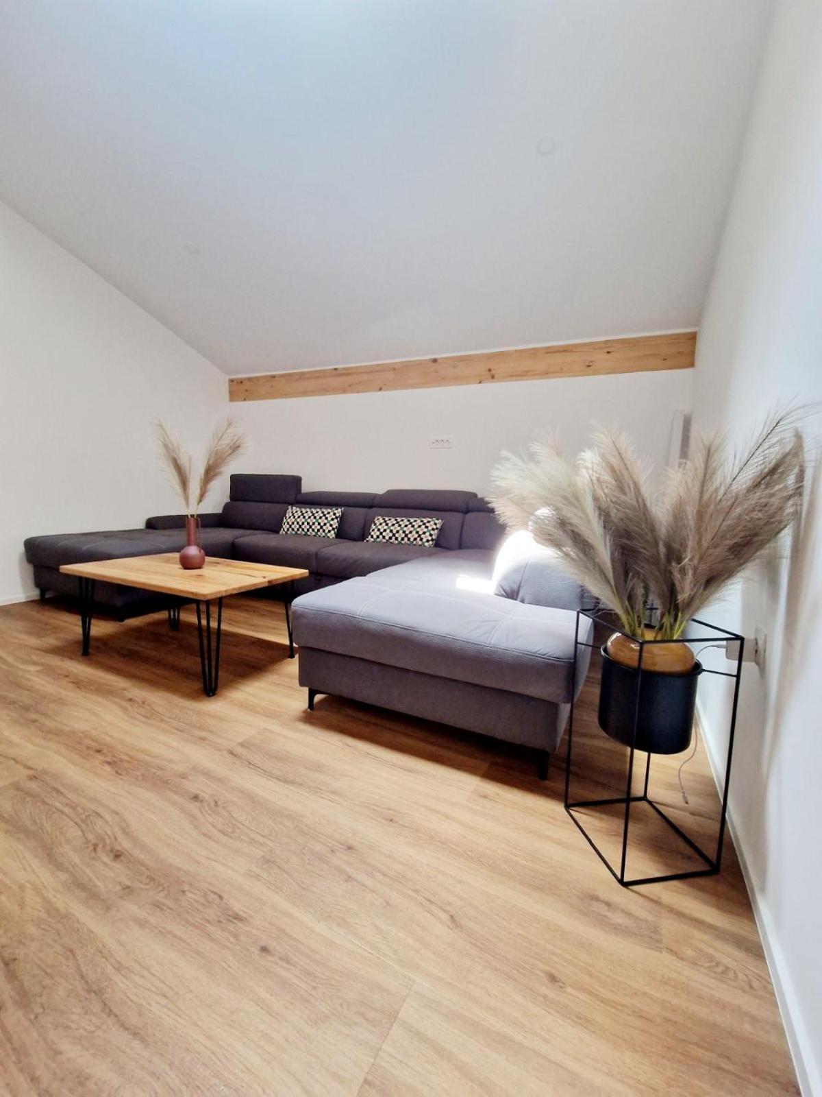 Pirana Apartment Bagian luar foto