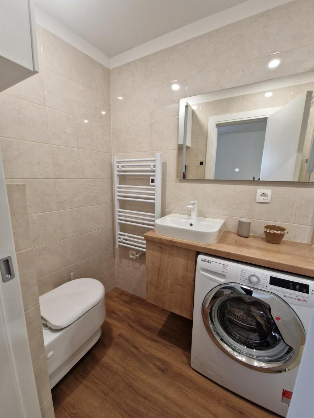 Pirana Apartment Bagian luar foto