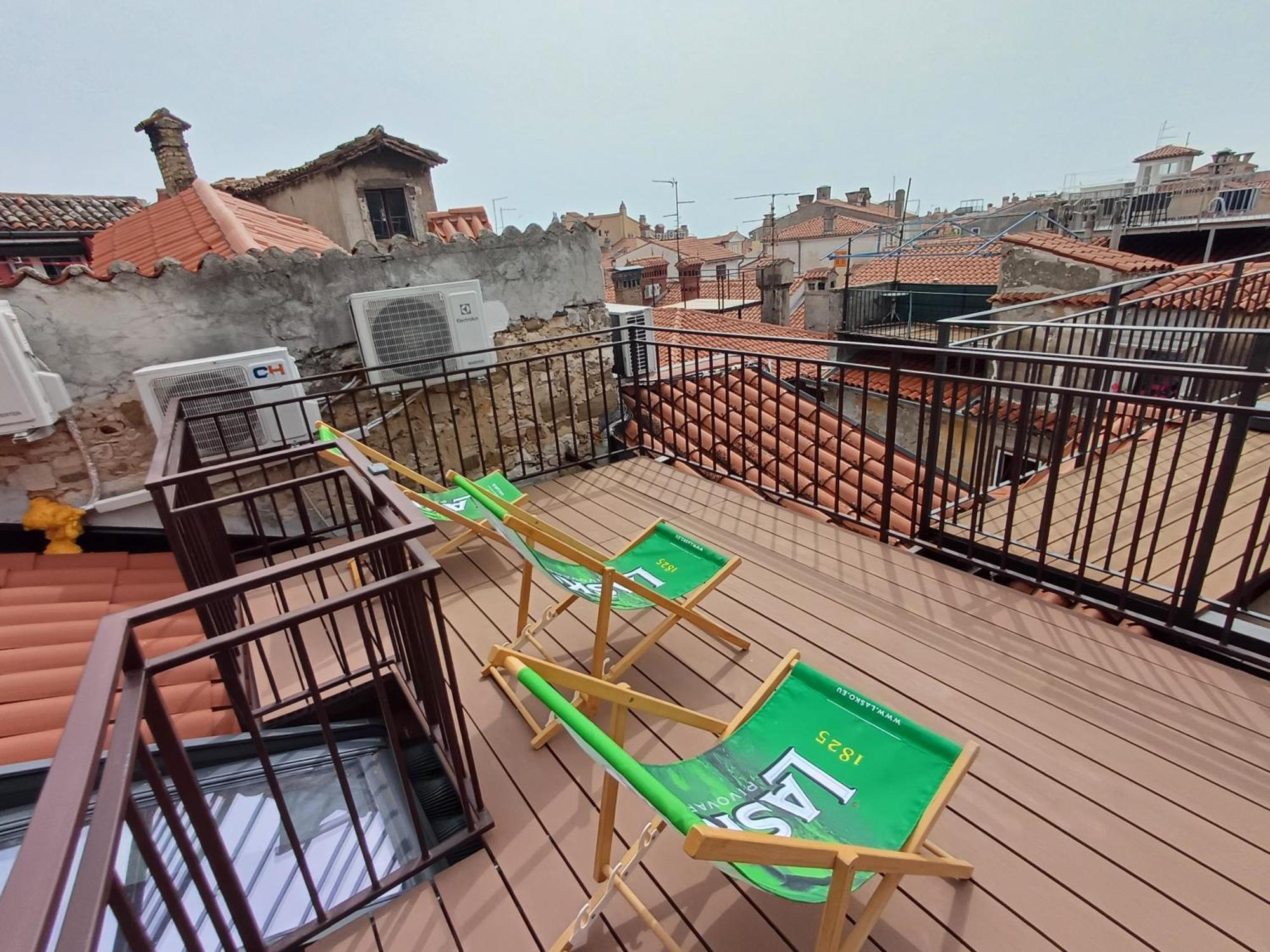 Pirana Apartment Bagian luar foto