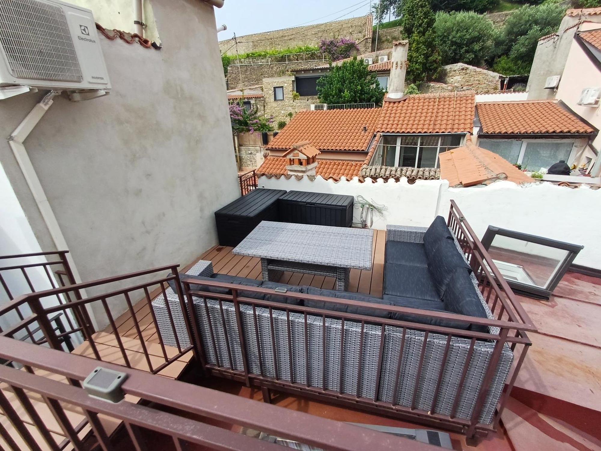 Pirana Apartment Bagian luar foto